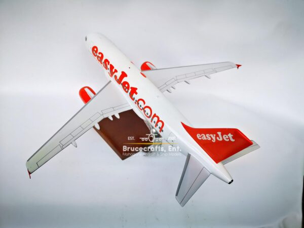 Model of Airbus A319 Easyjet with detailed craftsmanship.